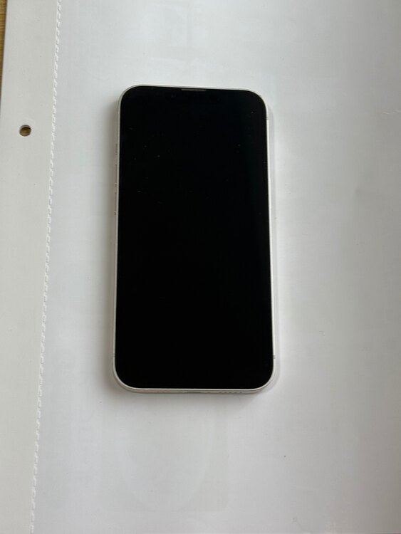 iPhone 13 128GB au（スマホ）の商品画像 - 査定依頼日：2025年3月27日 - 最高査定価格：47,000円