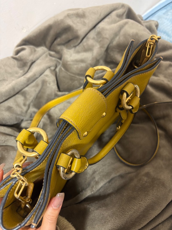 ミュウミュウ  （ブランドバッグ）の商品画像 - 査定依頼日：2026年1月29日 - 最高査定価格：40,000円