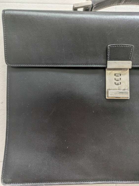 プラダ  （ブランドバッグ）の商品画像 - 査定依頼日：2024年12月14日 - 最高査定価格：8,000円