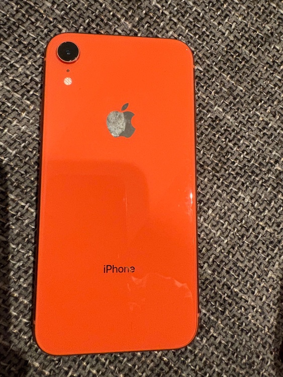 iPhoneXR 256GB Softbank（スマホ）の商品画像 - 査定依頼日：2026年4月14日 - 最高査定価格：4,000円