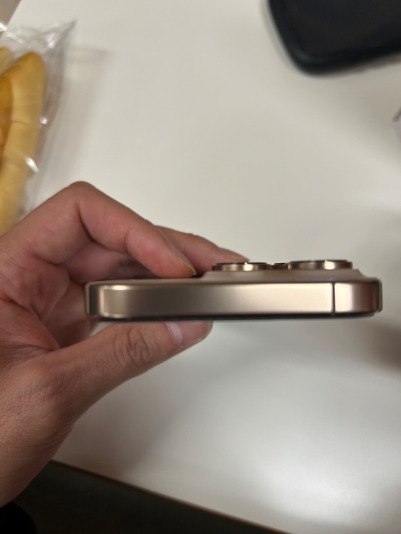iPhone iPhone 16 Pro 128GB SIMフリー（スマホ）の商品画像 - 査定依頼日：2026年9月20日 - 最高査定価格：112,000円