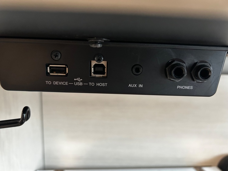 CLP-745（ピアノ・楽器・PA機材）の商品画像 - 査定依頼日：2026年2月22日 - 最高査定価格：5,000円