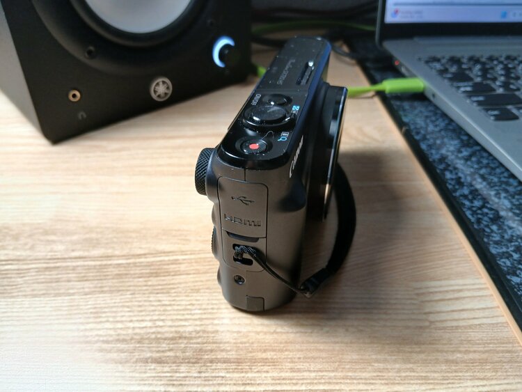 Canon PowerShot SX720 HS（ブラック）（カメラ）の商品画像 - 査定依頼日：2026年8月30日 - 最高査定価格：34,000円
