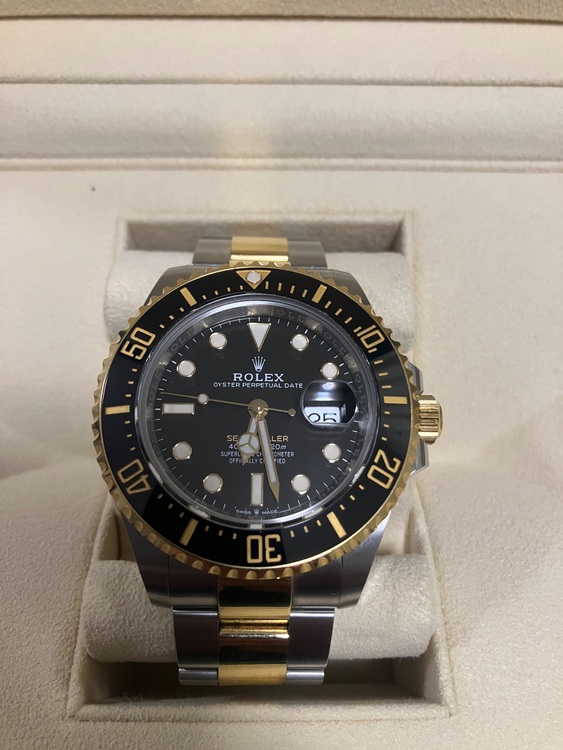 ロレックス パーペチュアルデイト 12660（高級時計）の商品画像 - 査定依頼日：2025年8月1日 - 最高査定価格：2,600,000円