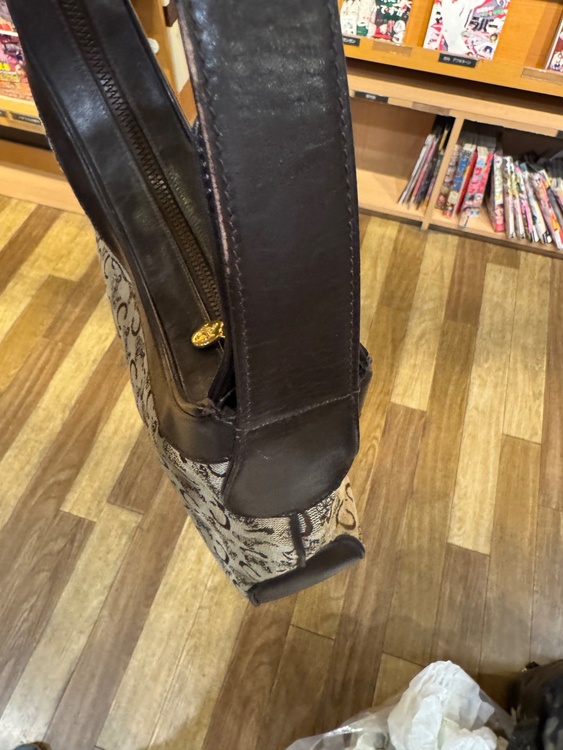 ショルダー（ブランドバッグ）の商品画像 - 査定依頼日：2025年12月13日 - 最高査定価格：8,000円