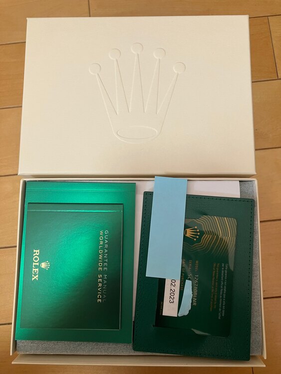 ロレックス GMTマスター 126710BLN（高級時計）の商品画像 - 査定依頼日：2025年1月11日 - 最高査定価格：2,400,000円