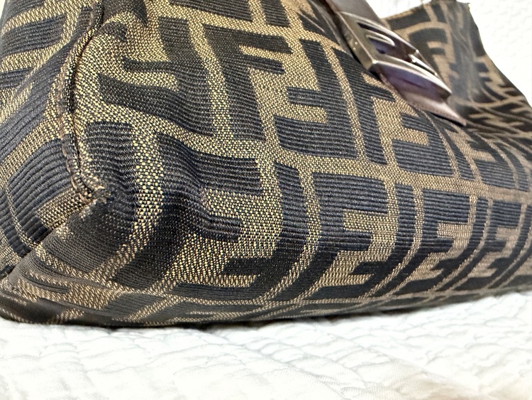 フェンディ  （ブランドバッグ）の商品画像 - 査定依頼日：2026年2月7日 - 最高査定価格：100,000円