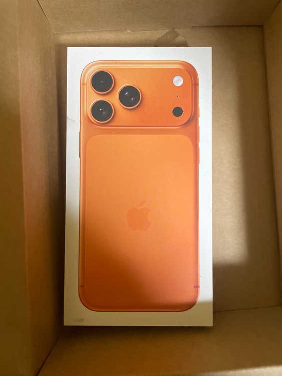 iPhone 17 Pro Max 1TB SIMフリー（スマホ）の商品画像 - 査定依頼日：2026年4月16日 - 最高査定価格：275,000円