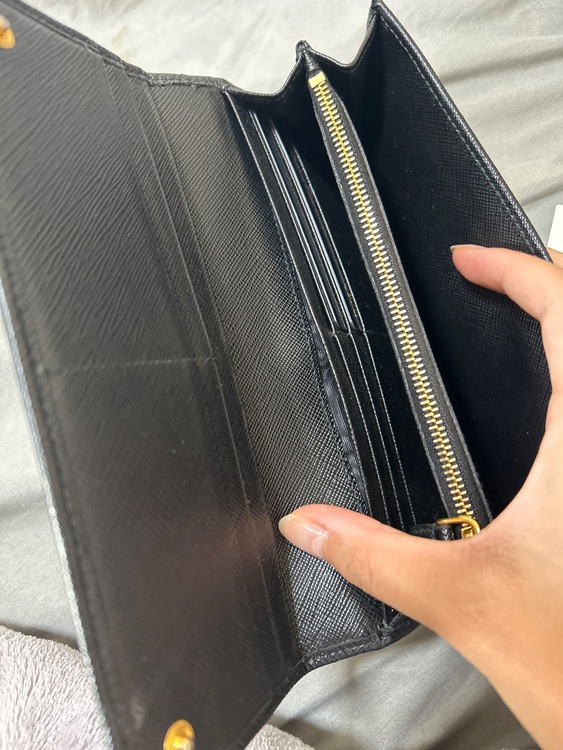 サフィアーノレザー  品番1MH132_QWA_F0002（ブランド財布・小物）の商品画像 - 査定依頼日：2025年9月29日 - 最高査定価格：12,000円