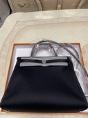 エールバッグジップ　H068675ckad（ブランドバッグ）の商品画像 - 査定依頼日：2020年11月26日 - 最高査定価格：200,000円