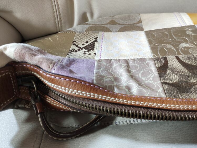 コーチショルダーバッグ（ブランドバッグ）の商品画像 - 査定依頼日：2025年9月4日 - 最高査定価格：3,000円