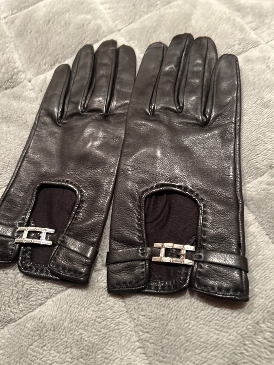 皮の手袋（古着・ファッション）の商品画像 - 査定依頼日：2025年11月6日 - 最高査定価格：20,000円