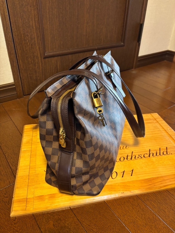 ルイヴィトン LV ダミエ チェルシー エベヌ トート/ショルダー バッグ鍵付き（ブランドバッグ）の商品画像 - 査定依頼日：2026年1月8日 - 最高査定価格：120,000円