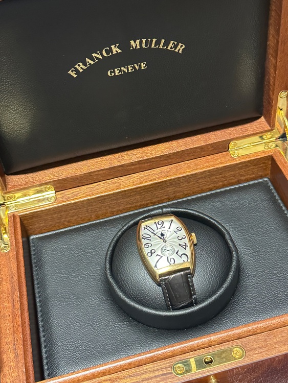 フランクミュラー トノーカーベックス イエローゴールド（高級時計）の商品画像 - 査定依頼日：2025年6月23日 - 最高査定価格：900,000円