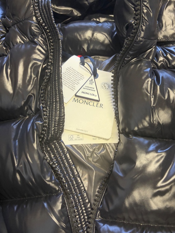 モンクレール（古着・ファッション）の商品画像 - 査定依頼日：2026年2月12日 - 最高査定価格：100,000円