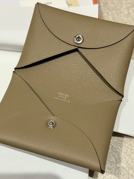 カルヴィ（ブランド財布・小物）の商品画像 - 査定依頼日：2025年10月17日 - 最高査定価格：30,000円