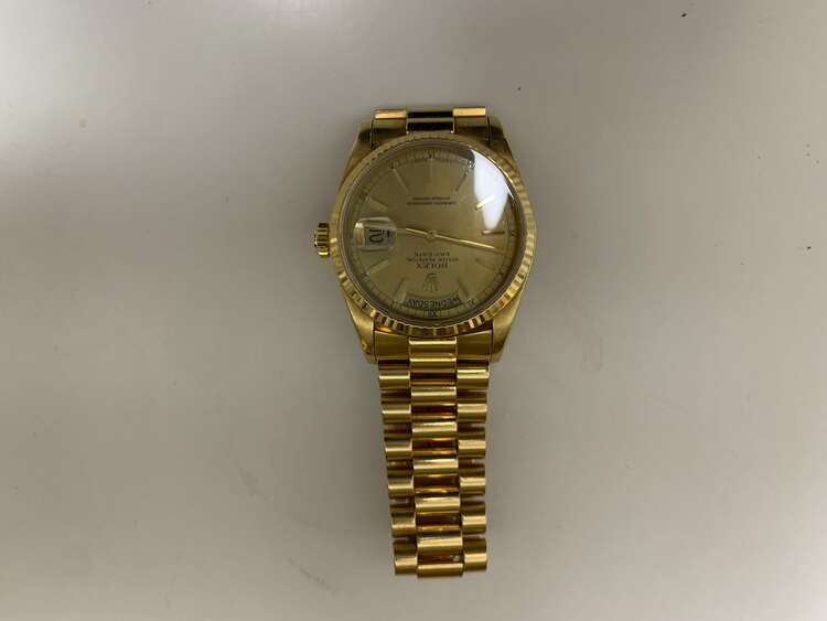 ロレックス デイデイト （高級時計）の商品画像 - 査定依頼日：2025年3月12日 - 最高査定価格：2,400,000円