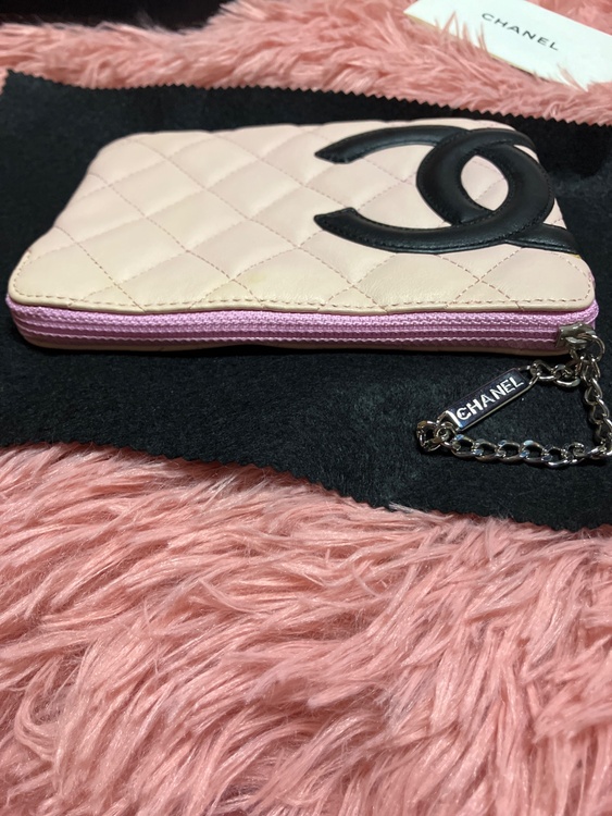 ポーチ（ブランド財布・小物）の商品画像 - 査定依頼日：2025年12月5日 - 最高査定価格：1,000円