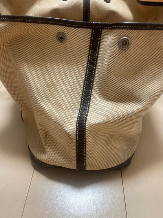 ガーデンパーティ（ブランドバッグ）の商品画像 - 査定依頼日：2025年3月6日 - 最高査定価格：35,000円