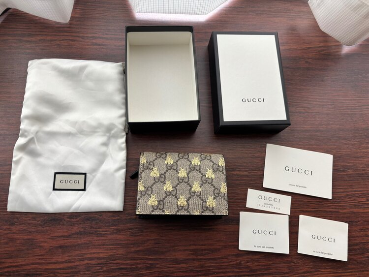 GGストリームビー　二つ折り財布（ブランド財布・小物）の商品画像 - 査定依頼日：2025年4月7日 - 最高査定価格：12,000円