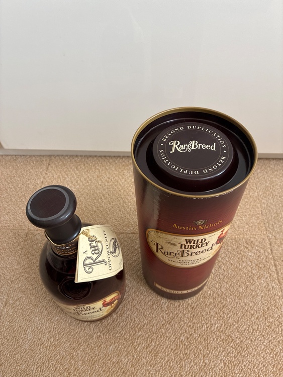 WILD TURKEY RereBreed (旧ラベル)（お酒）の商品画像 - 査定依頼日：2026年1月10日 - 最高査定価格：26,000円