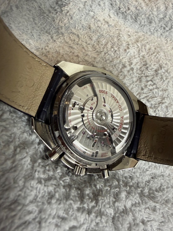 スピードマスター ブルー 311.93.44.51.03.001（高級時計）の商品画像 - 査定依頼日：2026年1月13日 - 最高査定価格：800,000円