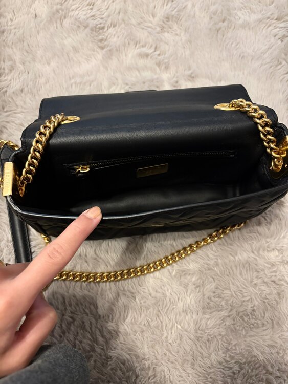 フェンディ  （ブランドバッグ）の商品画像 - 査定依頼日：2025年5月27日 - 最高査定価格：160,000円