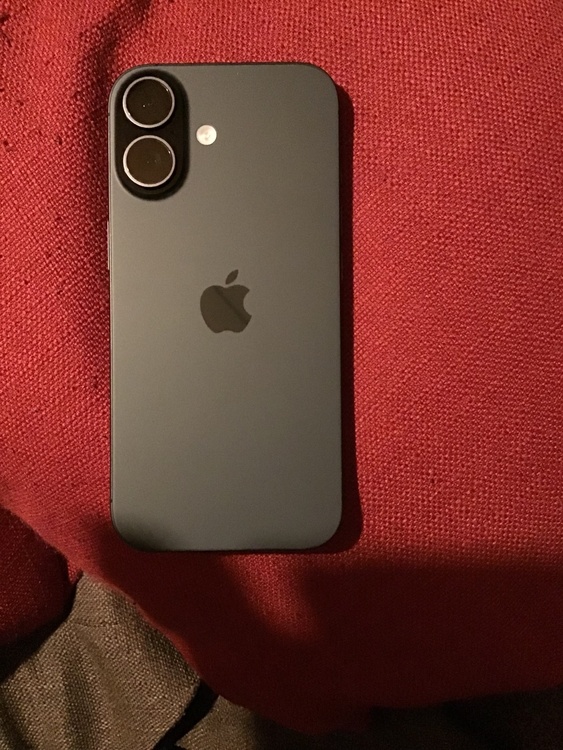 iPhone17 256GB ブラック（スマホ）の商品画像 - 査定依頼日：2026年7月12日 - 最高査定価格：98,000円