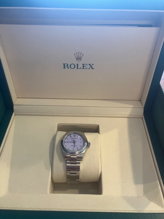 オイスターパーペチュアル28ミリ　ラベンダー（高級時計）の商品画像 - 査定依頼日：2026年4月19日 - 最高査定価格：1,800,000円
