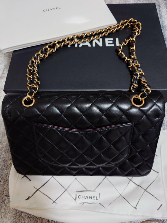 マトラッセチェーンバッグ（ブランドバッグ）の商品画像 - 査定依頼日：2025年12月15日 - 最高査定価格：800,000円