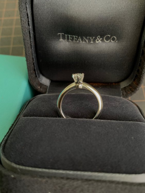 ティファニー　婚約指輪（宝石）の商品画像 - 査定依頼日：2023年4月18日 - 最高査定価格：50,000円