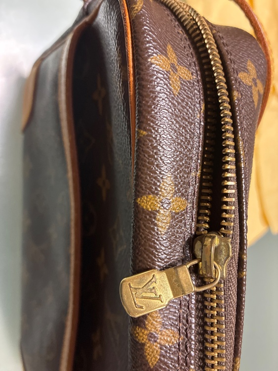 メロカデロ27ショルダーバッグ（ブランドバッグ）の商品画像 - 査定依頼日：2025年12月31日 - 最高査定価格：20,000円