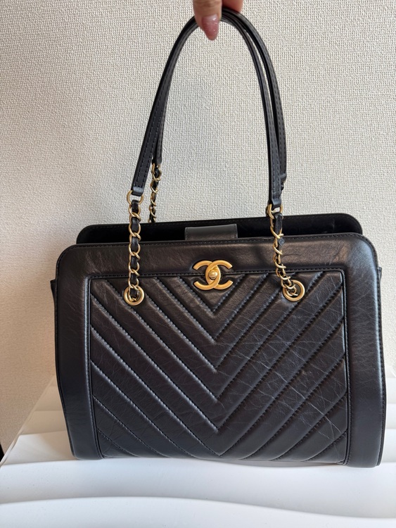 キルティングトートバッグ（ブランドバッグ）の商品画像 - 査定依頼日：2025年7月29日 - 最高査定価格：240,000円