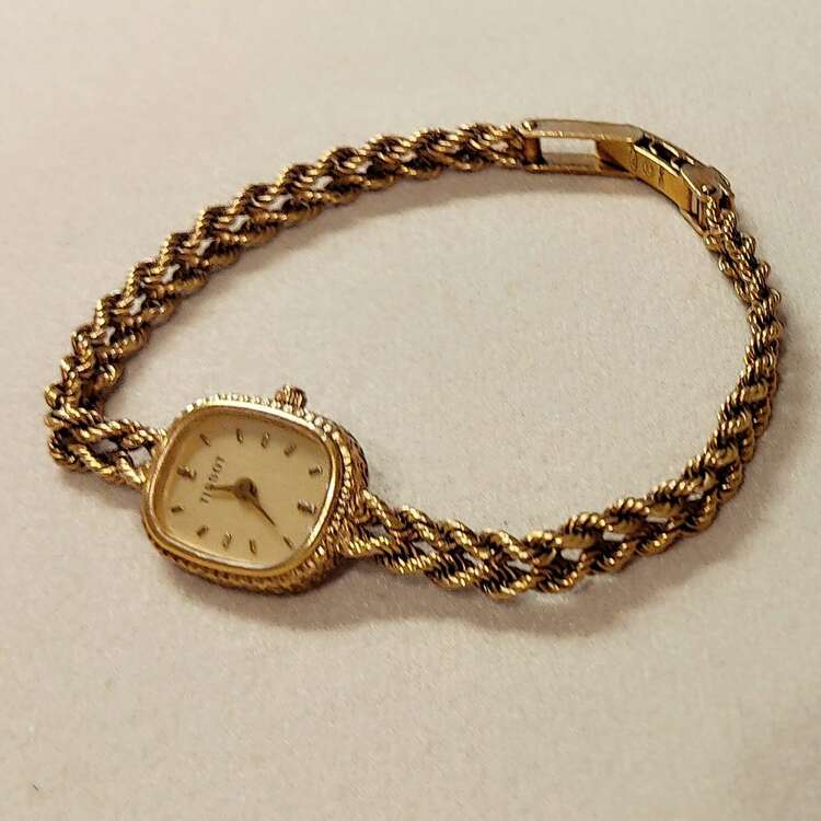 その他 その他 TISSOT（ティソ）K1レディースクォーツ時計（高級時計）の商品画像 - 査定依頼日：2025年4月18日 - 最高査定価格：200,000円