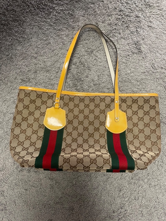 グッチ GGキャンバス 211971 キャンバス×パテントレザー トートバッグ （ブランドバッグ）の商品画像 - 査定依頼日：2026年5月12日 - 最高査定価格：30,000円