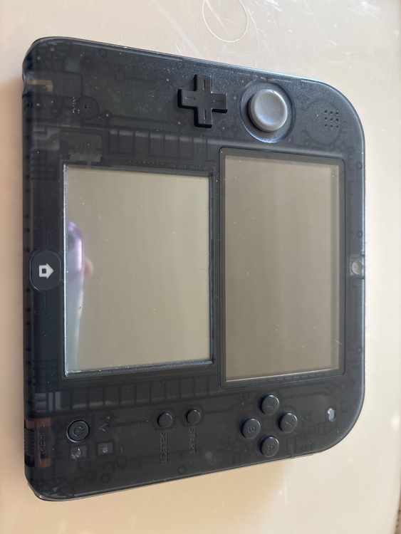 2DS（ゲーム機本体・ゲームソフト）の商品画像 - 査定依頼日：2026年5月25日 - 最高査定価格：6,000円