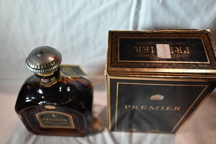 ウイスキー ジョニーウォーカー （お酒）の商品画像 - 査定依頼日：2025年7月1日 - 最高査定価格：8,000円