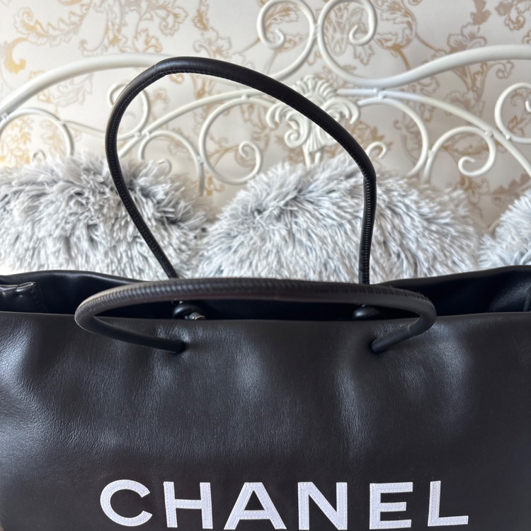 エッセンシャルトートバッグ（古着・ファッション）の商品画像 - 査定依頼日：2025年11月21日 - 最高査定価格：100,000円