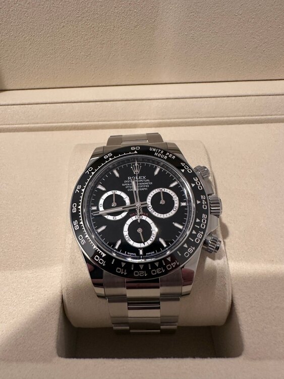 ロレックス デイトナ 126500LN（高級時計）の商品画像 - 査定依頼日：2025年4月17日 - 最高査定価格：4,000,000円