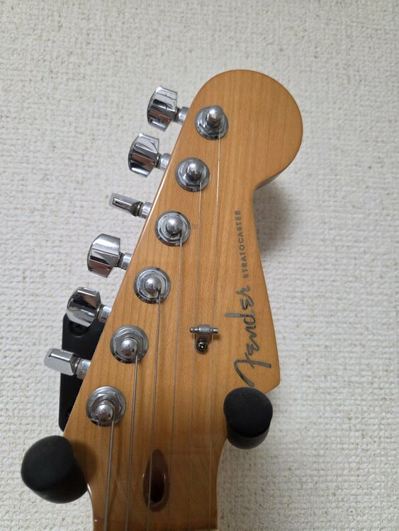 AmericanDeluxeStratocaster（ピアノ・楽器・PA機材）の商品画像 - 査定依頼日：2026年4月29日 - 最高査定価格：70,000円