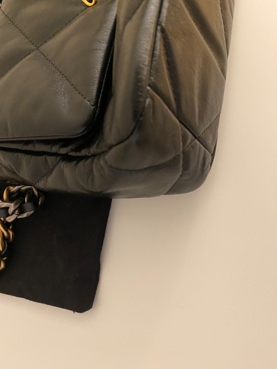 CHANEL19ハンドバッグ（ブランドバッグ）の商品画像 - 査定依頼日：2025年6月29日 - 最高査定価格：500,000円