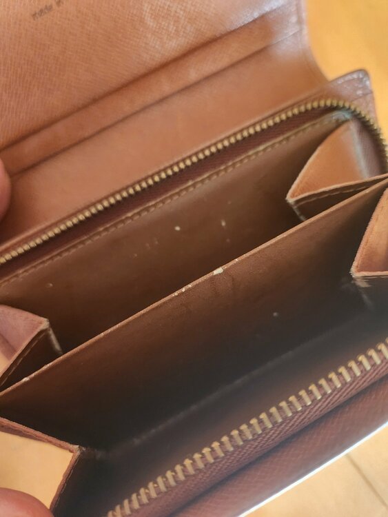 財布（ブランド財布・小物）の商品画像 - 査定依頼日：2026年3月1日 - 最高査定価格：6,000円