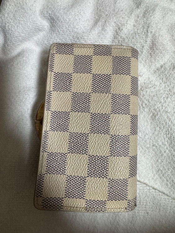 アズール　がま口（ブランド財布・小物）の商品画像 - 査定依頼日：2025年11月20日 - 最高査定価格：5,000円