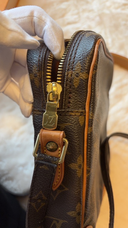 ダヌーブ（ブランドバッグ）の商品画像 - 査定依頼日：2025年11月28日 - 最高査定価格：70,000円