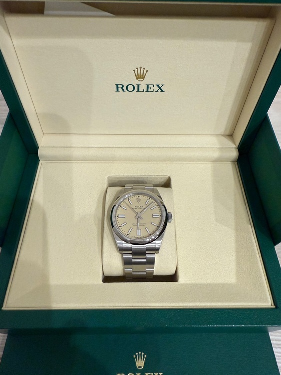 オイスターパーペチュアル41（高級時計）の商品画像 - 査定依頼日：2025年11月10日 - 最高査定価格：1,680,000円