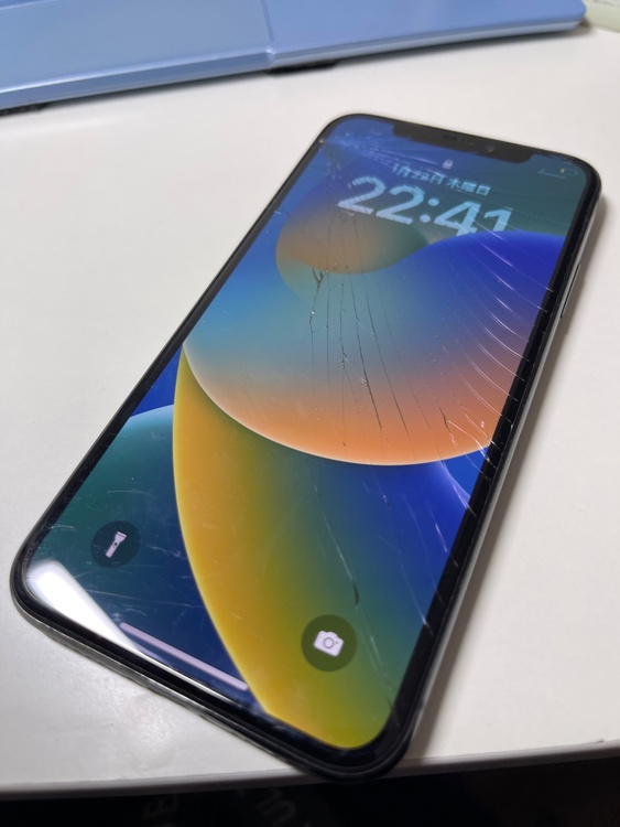 iPhoneX 64GB au（スマホ）の商品画像 - 査定依頼日：2026年1月23日 - 最高査定価格：6,000円