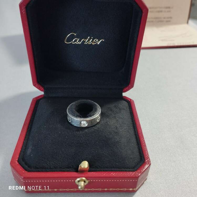 カルティエ　ラブリング　３ダイヤモンド（金・貴金属）の商品画像 - 査定依頼日：2024年3月10日 - 最高査定価格：110,000円