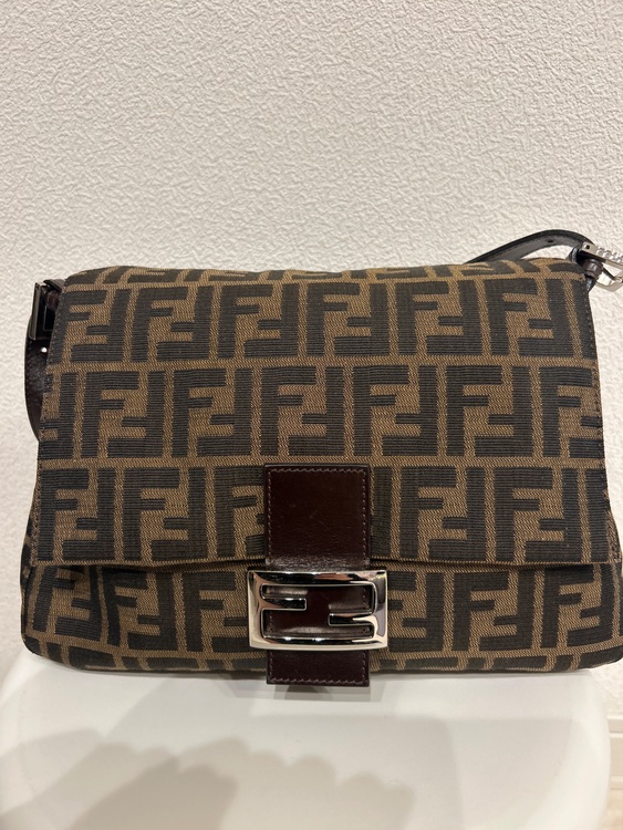 フェンディ  （ブランドバッグ）の商品画像 - 査定依頼日：2025年9月29日 - 最高査定価格：70,000円