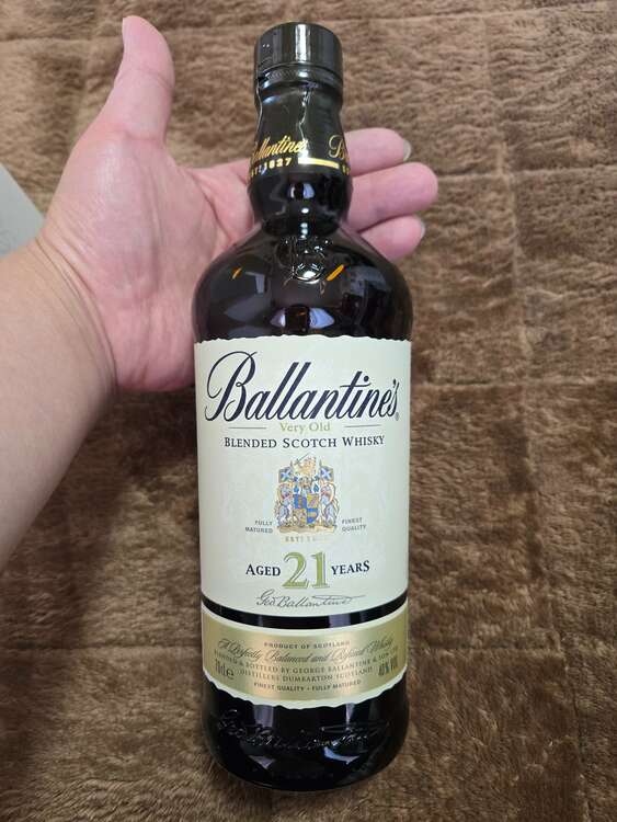 ウイスキー バランタイン （お酒）の商品画像 - 査定依頼日：2025年5月3日 - 最高査定価格：6,000円
