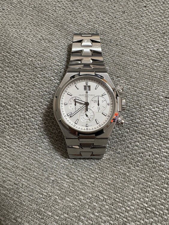 ヴァシュロン コンスタンタン オーヴァーシーズ （高級時計）の商品画像 - 査定依頼日：2025年3月4日 - 最高査定価格：1,650,000円